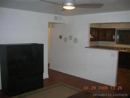 Raz Inn Central Phoenix Ruang foto